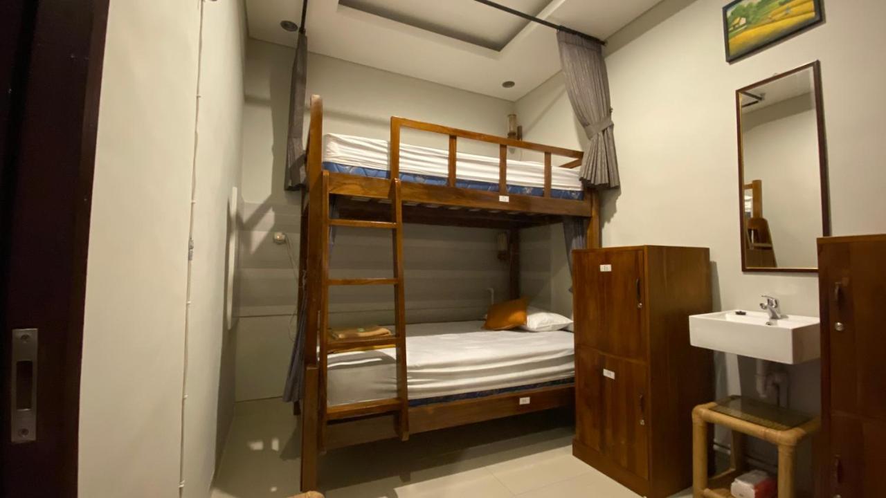 Suwardika Homestay & Dormitory سانور المظهر الخارجي الصورة