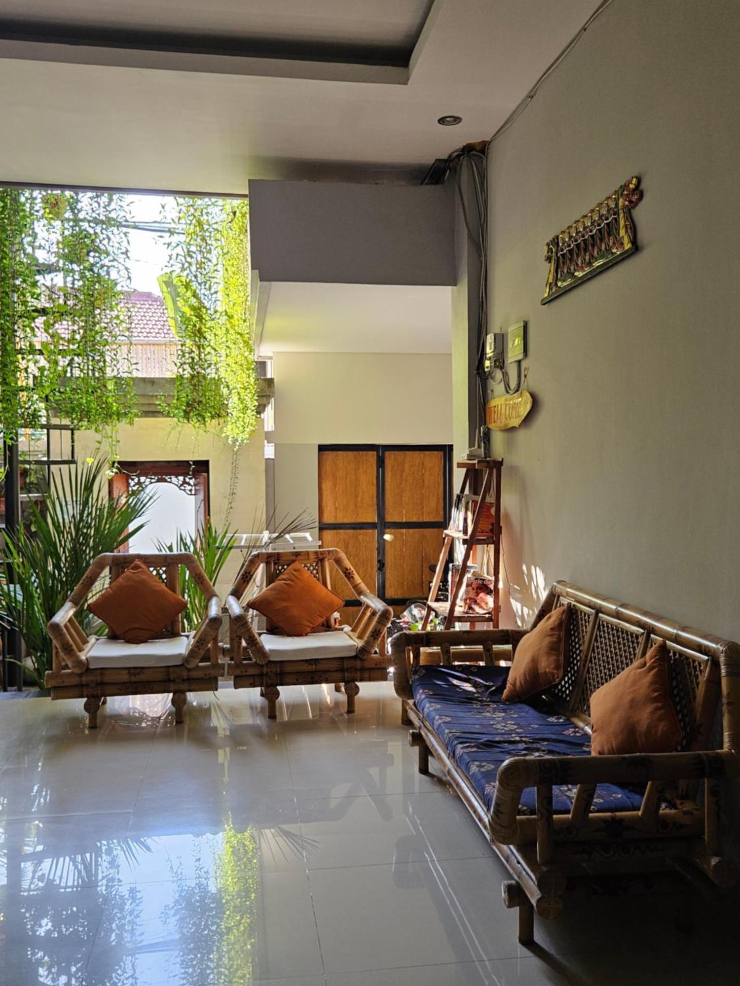 Suwardika Homestay & Dormitory سانور المظهر الخارجي الصورة